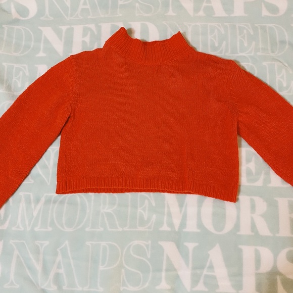 An orange sweater crop top - Picture 2 of 3